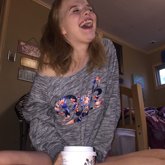 Meet your Posher, Michaela - Picture 1 of 8